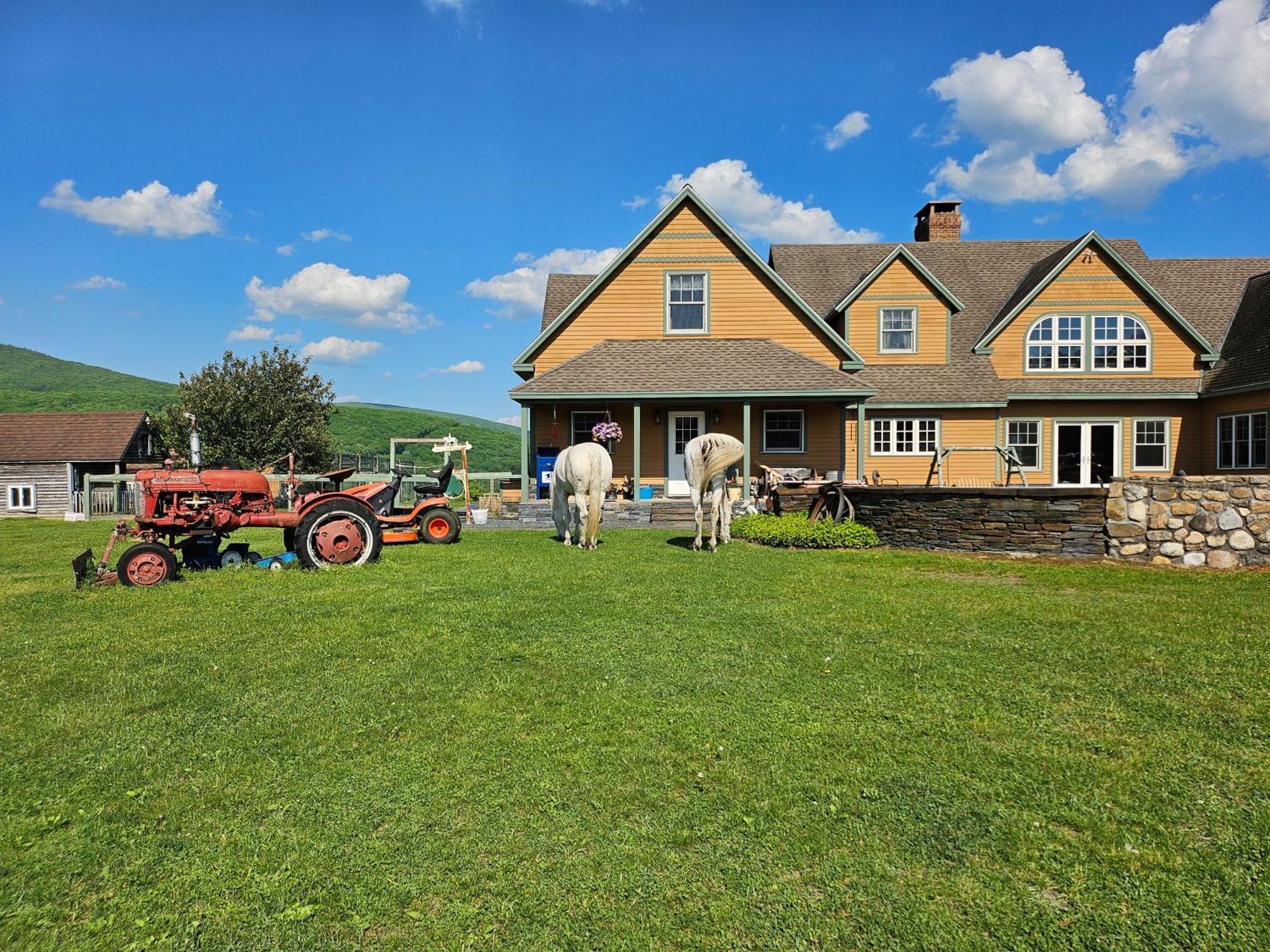 Clover Hill Farm & Country